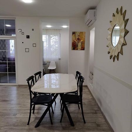 Modern Apartment In The Center With The View Of The Majestic Ararat Erévan Extérieur photo