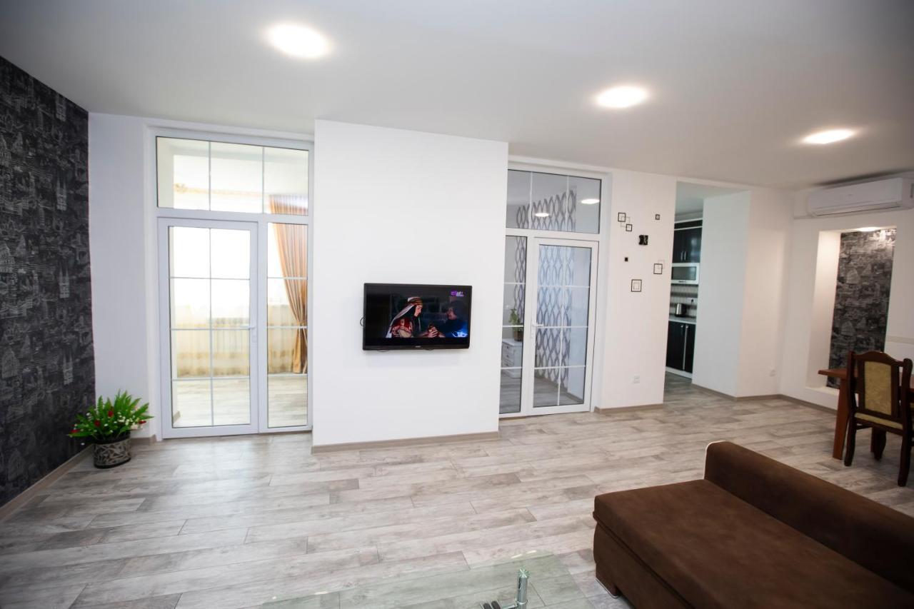 Modern Apartment In The Center With The View Of The Majestic Ararat Erévan Extérieur photo